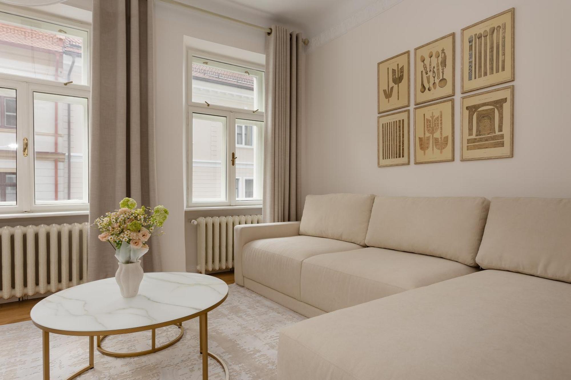 House 66 Aparthotel Brasov Bagian luar foto