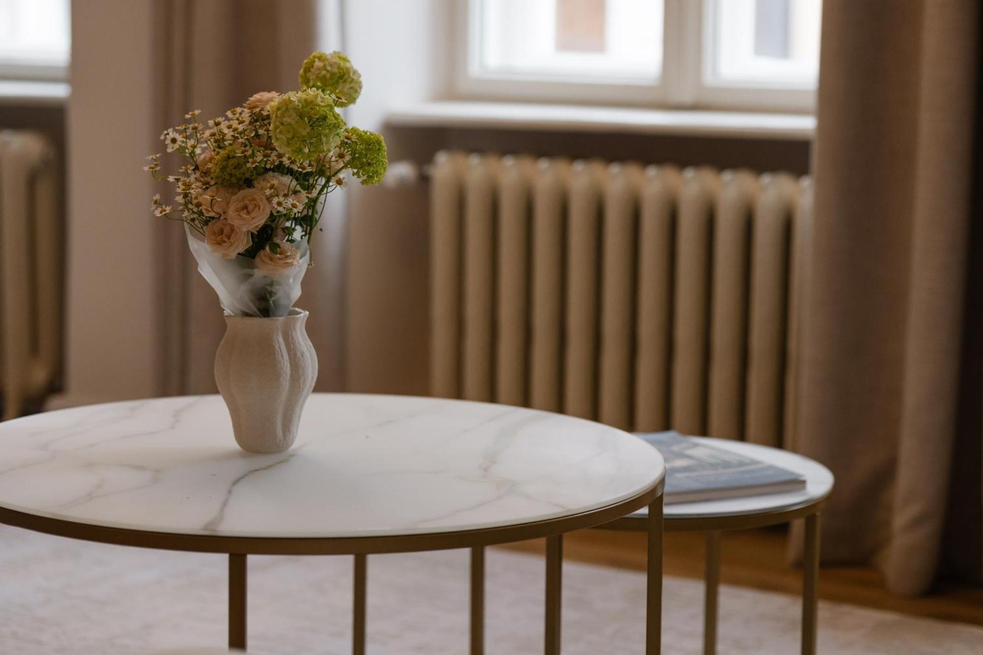 House 66 Aparthotel Brasov Bagian luar foto
